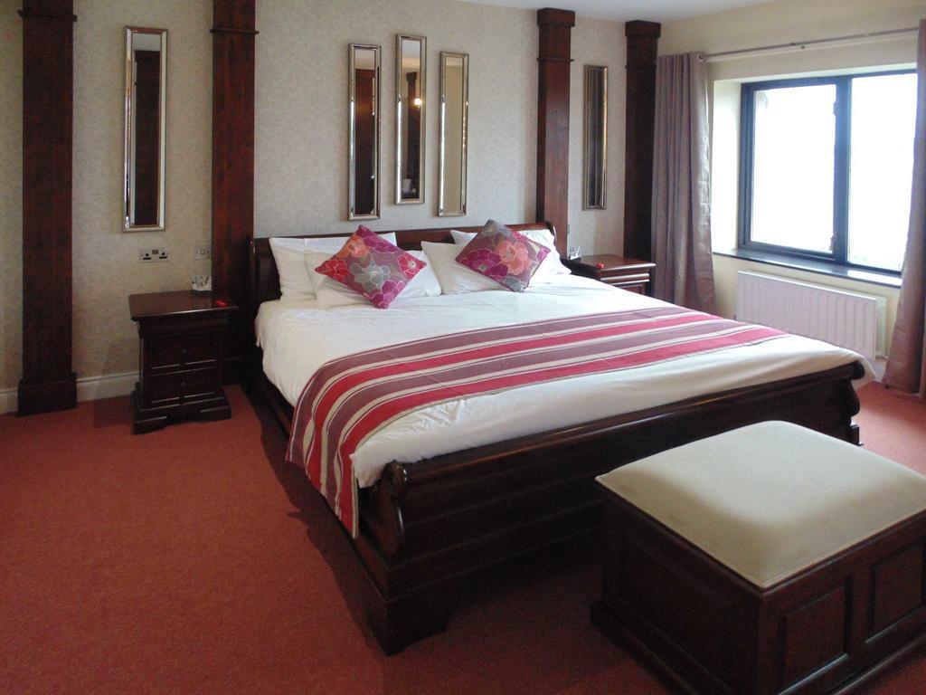 Ostan Oilean Acla Hotel Achill Sound Bagian luar foto