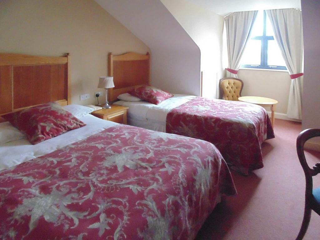 Ostan Oilean Acla Hotel Achill Sound Bagian luar foto