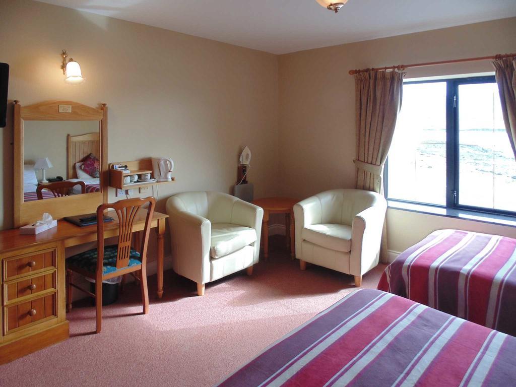 Ostan Oilean Acla Hotel Achill Sound Bagian luar foto