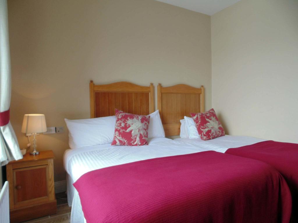 Ostan Oilean Acla Hotel Achill Sound Bagian luar foto