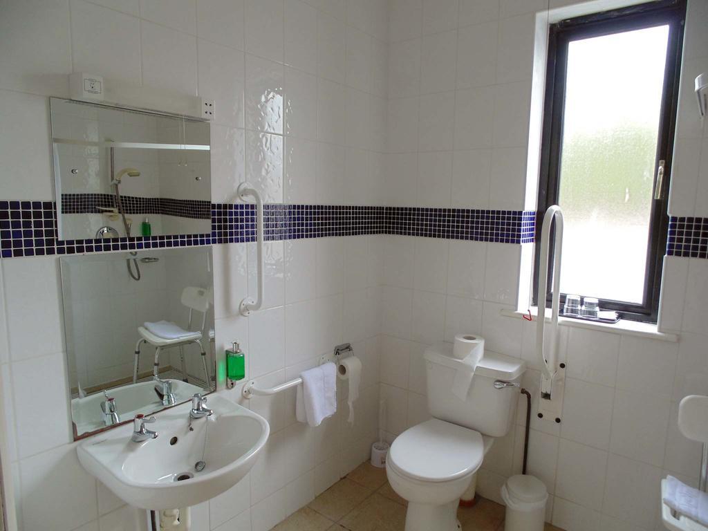 Ostan Oilean Acla Hotel Achill Sound Bagian luar foto