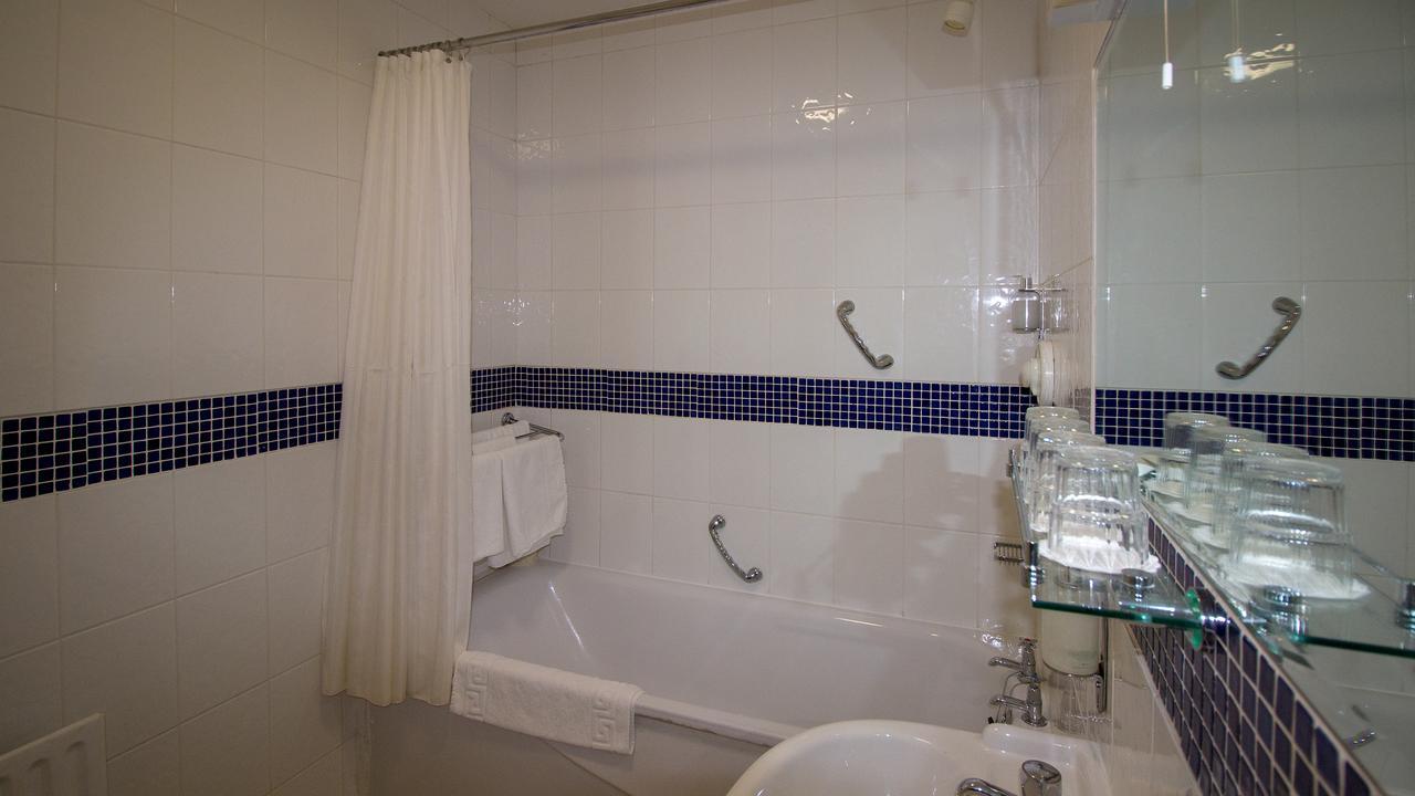 Ostan Oilean Acla Hotel Achill Sound Bagian luar foto